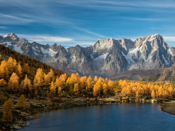 Autumn in Aosta Valley ph.André Roveyaz